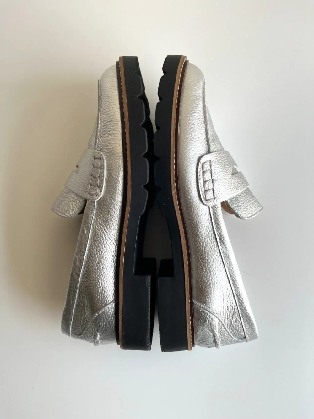 Blondo Waterproof Leather Penny Loafer Size 8 M Silver Metallic